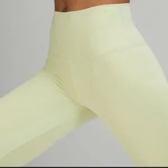Lululemon Align HR Pant 25”- size 10 creamy mint - Picture 2 of 7